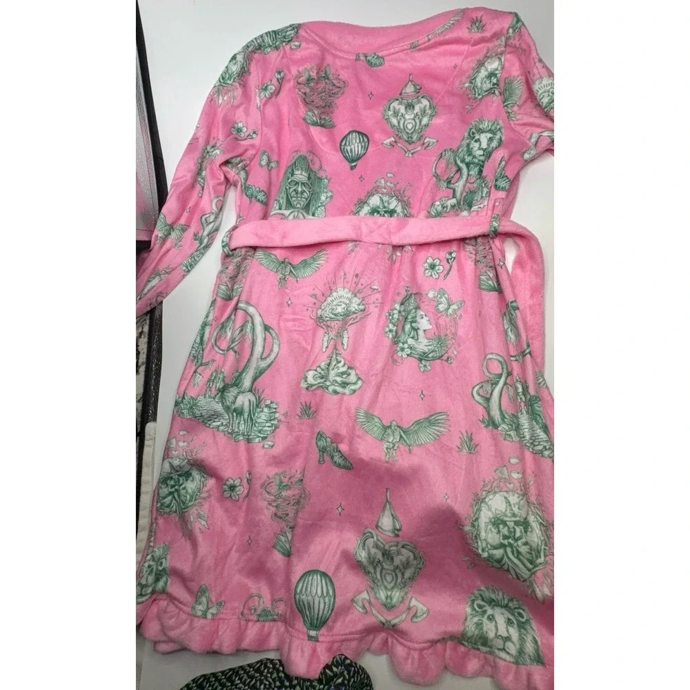 NEW girls size medium (8) pink Wicked movie robe.  Super soft & comfortable robe